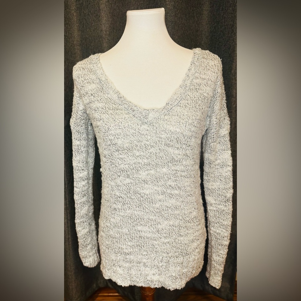 American Eagle Outfitters Heather Gray V-Neck Sweater